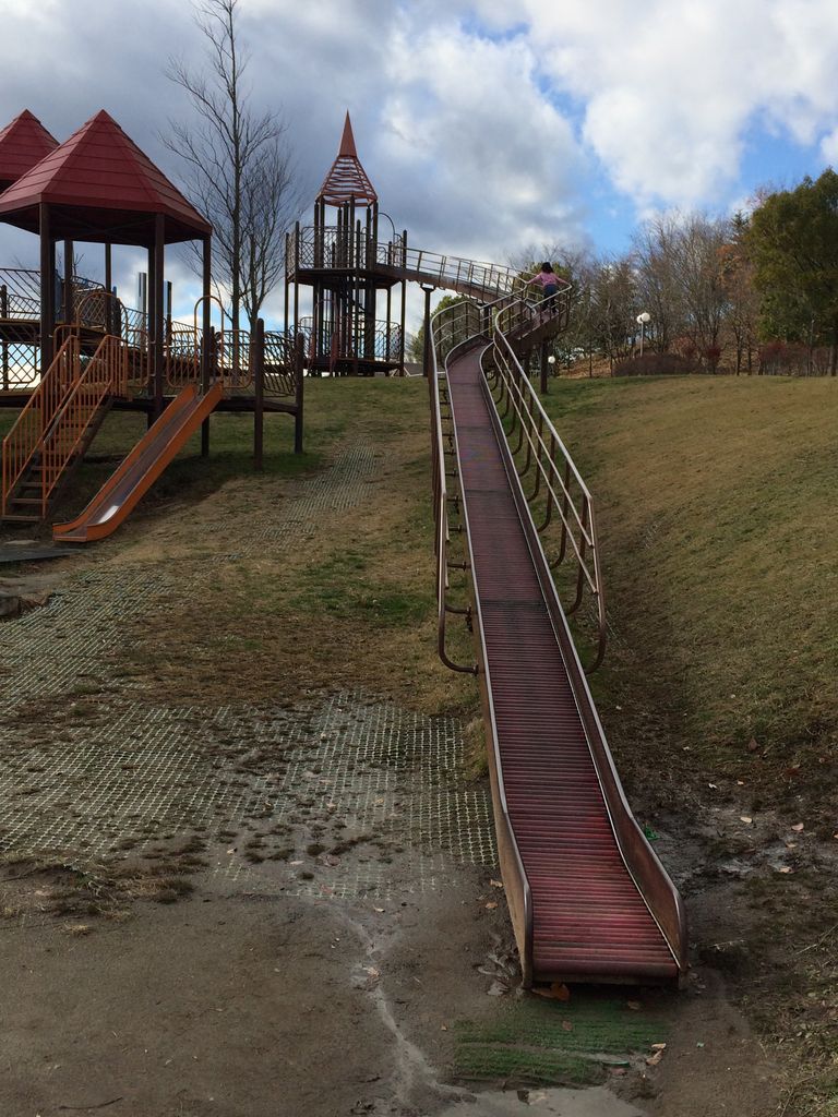 紫山公園 遊具の滑り台